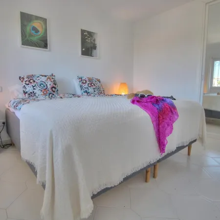 18 Monte B, Miraflores, 2 Pools, Peaceful Views