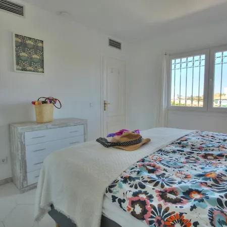 18 Monte B, Miraflores, 2 Pools, Peaceful Views Διαμέρισμα *